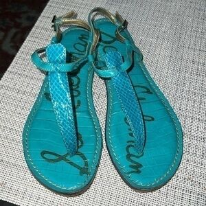 CELEBRITY FAVORITE SANDAL GIGI TIFFANYS BLUE
